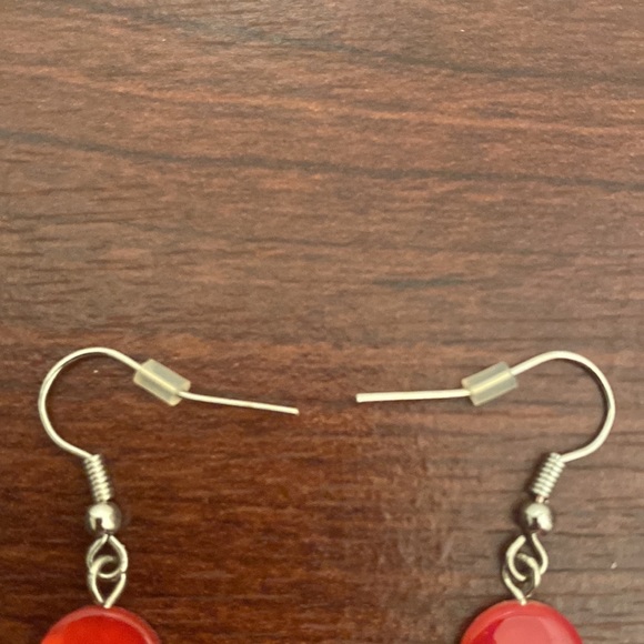 Red earrings - Picture 3 of 3